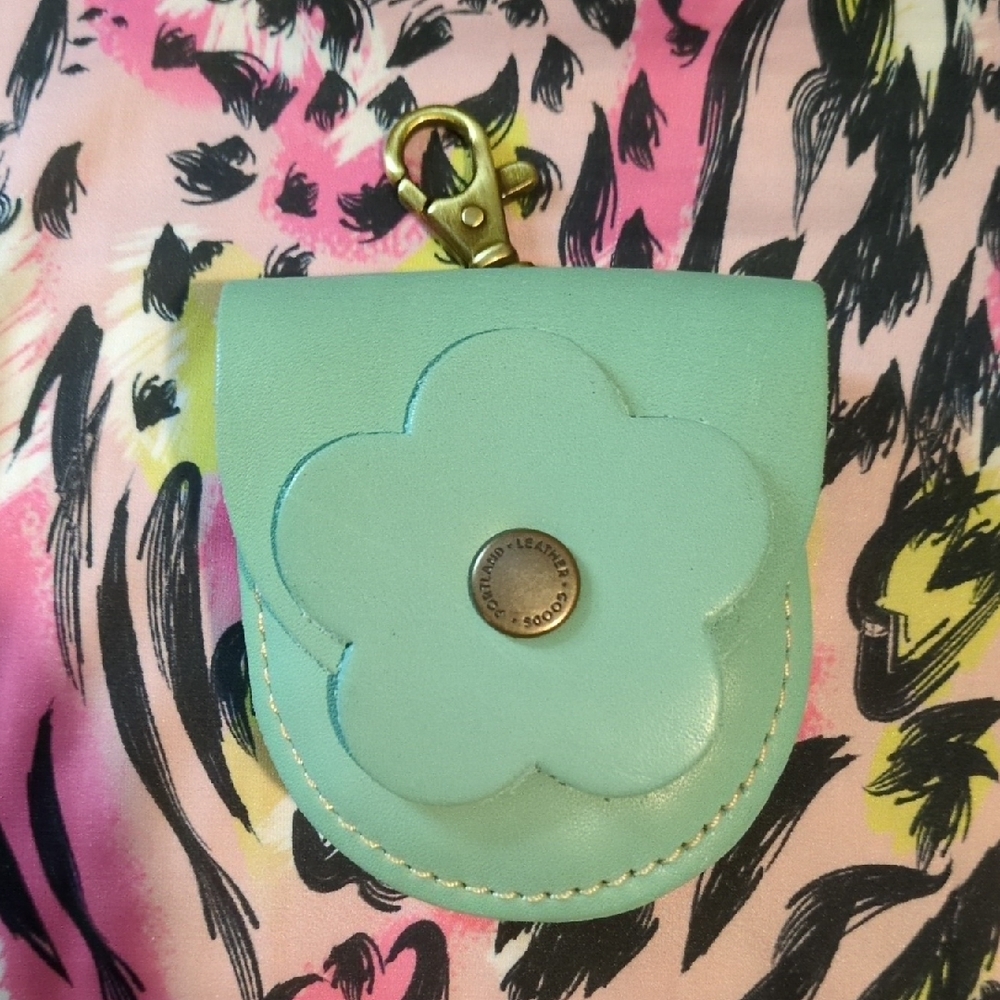 Petunia Pouch